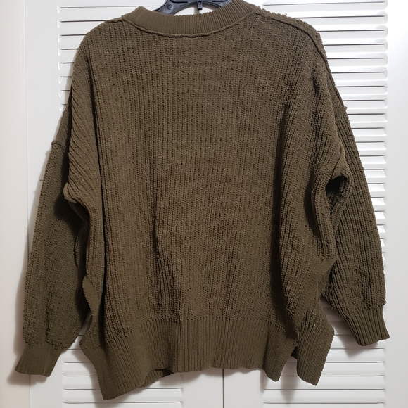 Aerie Womens oversized Olive Green Knit Sweater - Picture 5 of 9